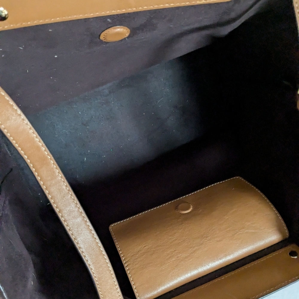 Michael Kors Clara Large Tote with Pouch pre owned - Picture 11 of 12